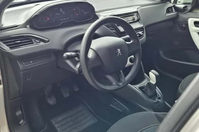 Peugeot 208 (2014) thumbnail 2
