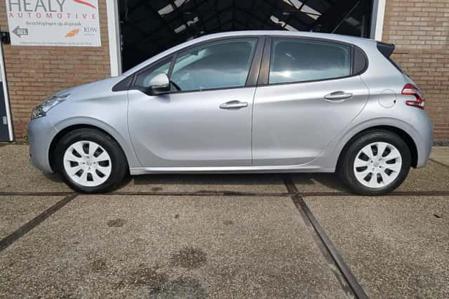 Peugeot 208 (2014) thumbnail 3