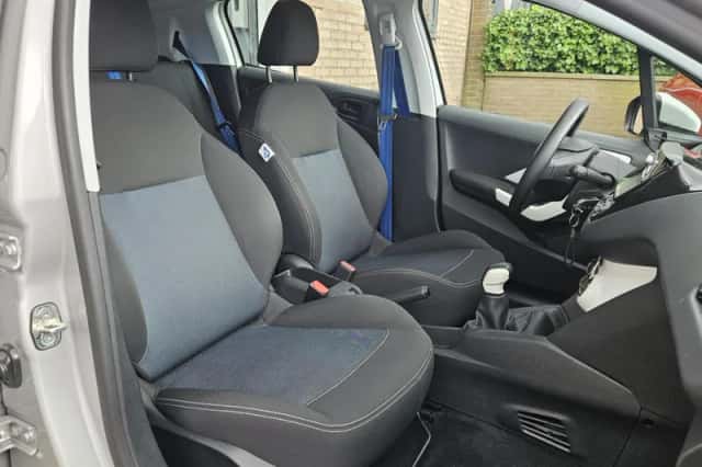 Peugeot 208 (2014) thumbnail 6