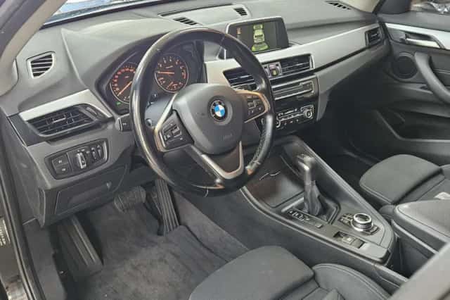 BMW X1 (2017) thumbnail 2