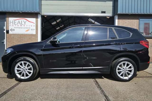BMW X1 (2017) thumbnail 3