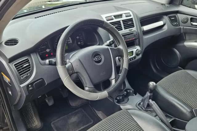 Kia Sportage (2006) thumbnail 2