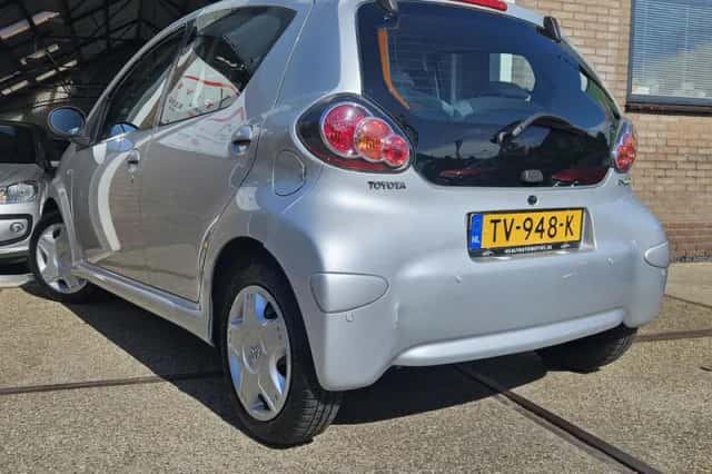 Toyota Aygo (2014) thumbnail 3