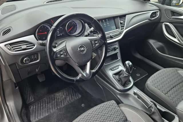Opel Astra (2019) thumbnail 2