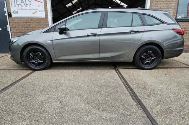 Opel Astra (2019) thumbnail 3
