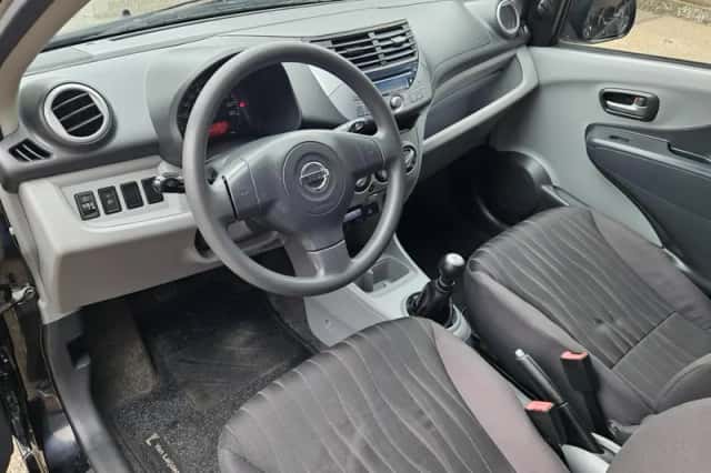 Nissan Pixo (2010) thumbnail 2