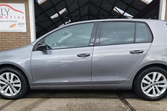 Volkswagen Golf (2011) thumbnail 3