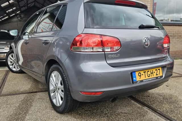 Volkswagen Golf (2011) thumbnail 5