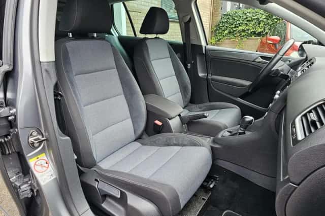 Volkswagen Golf (2011) thumbnail 6