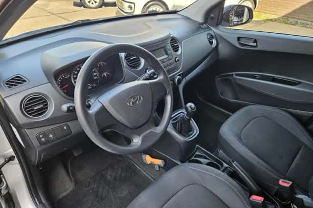 Hyundai i10 (2018) thumbnail 2