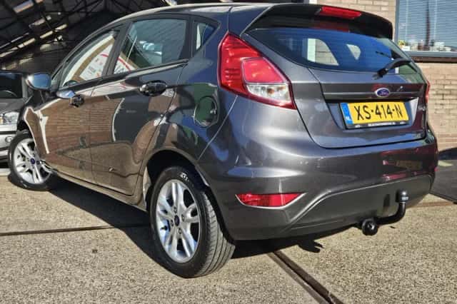 Ford Fiesta (2016) thumbnail 5