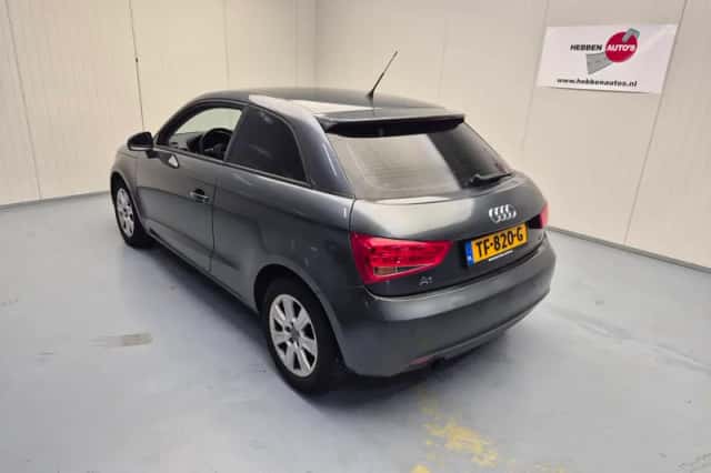 Audi A1 (2011) thumbnail 4