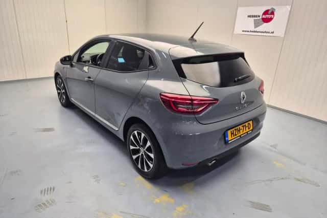 Renault Clio (2021) thumbnail 4