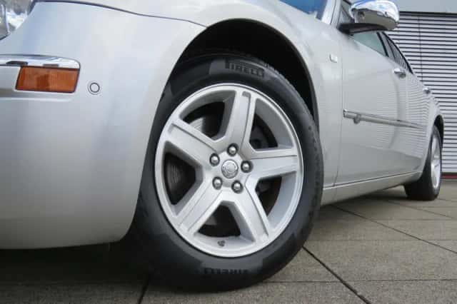 Chrysler 300C (2009) thumbnail 4
