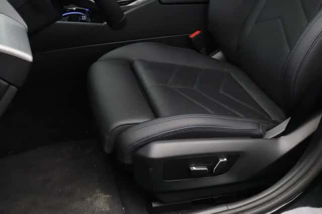 BMW i5 (2025) thumbnail 4
