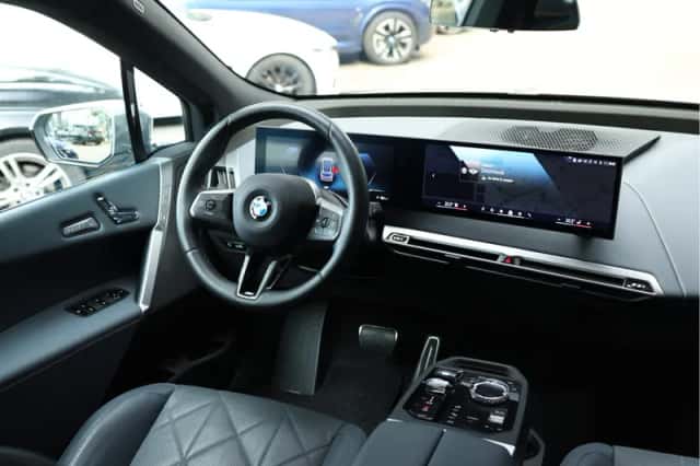BMW iX (2026) thumbnail 3