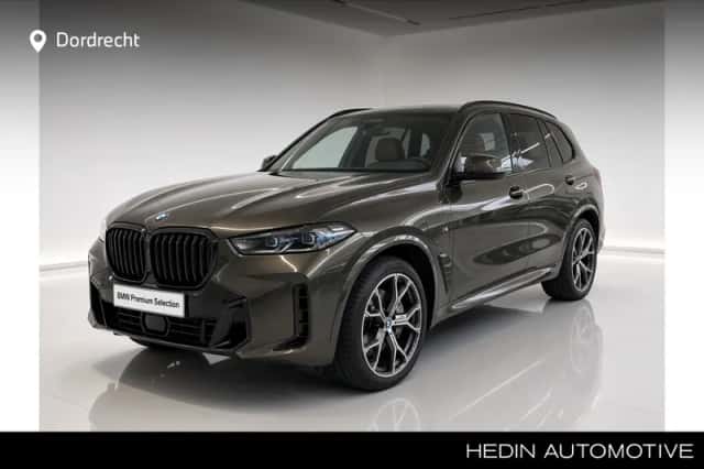 BMW X5 (2023) thumbnail 1