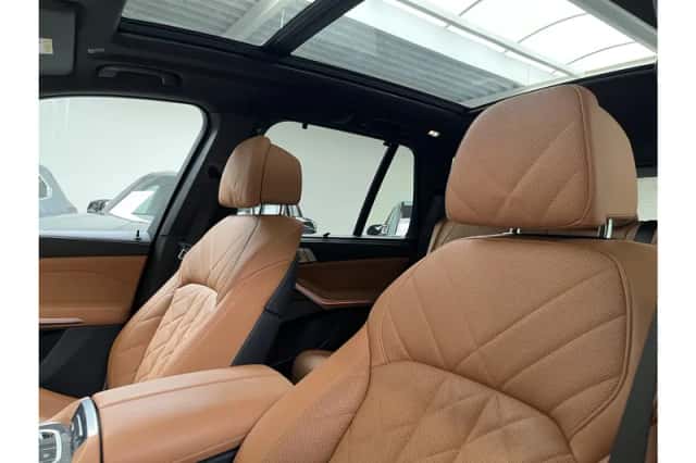 BMW X5 (2023) thumbnail 5
