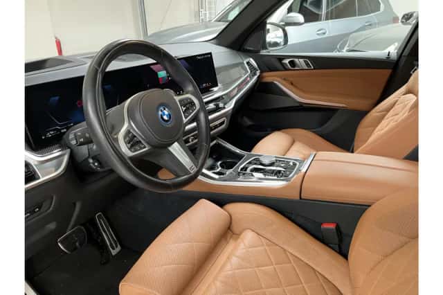 BMW X5 (2023) thumbnail 6