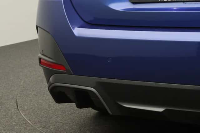 BMW i4 (2022) thumbnail 6