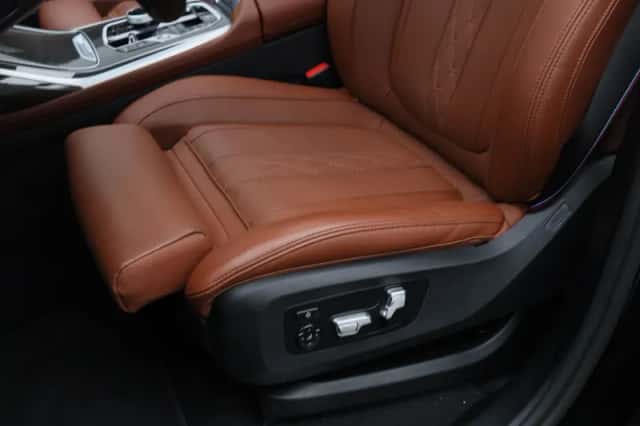 BMW X7 (2026) thumbnail 5