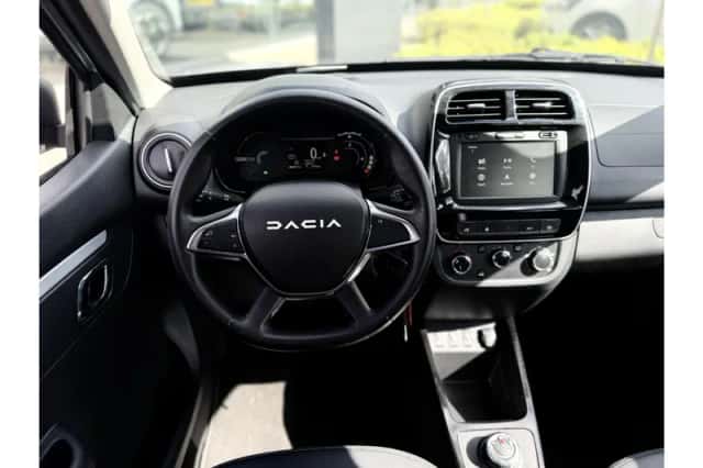 Dacia Spring (2023) thumbnail 3