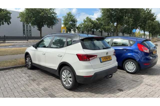 SEAT Arona (2019) thumbnail 2