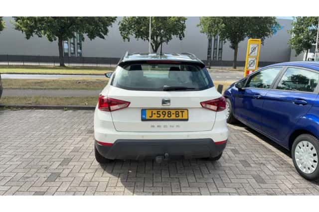 SEAT Arona (2019) thumbnail 3