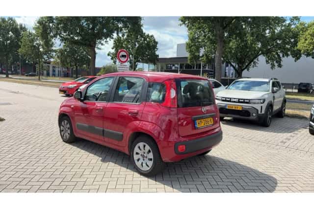 Fiat Panda (2015) thumbnail 2