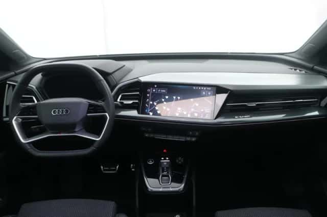 Audi Q4 e-tron (2024) thumbnail 3