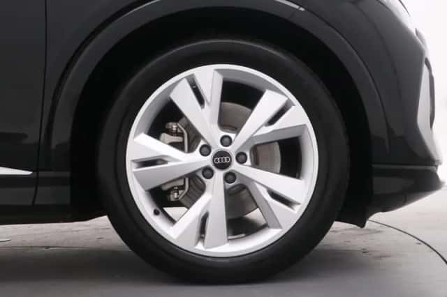 Audi Q4 e-tron (2024) thumbnail 5