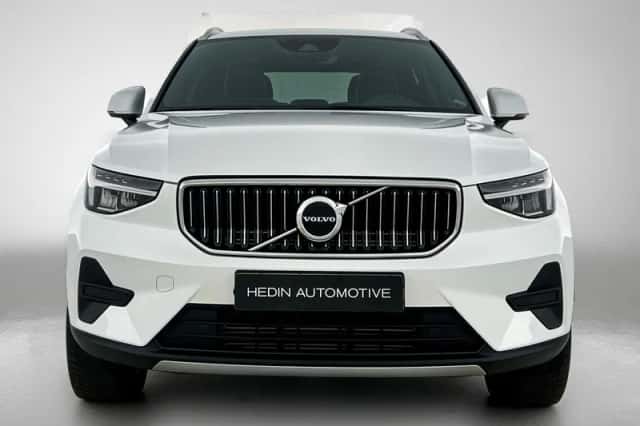 Volvo XC40 (2023) thumbnail 5