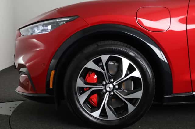 Ford Mustang Mach-E (2021) thumbnail 5