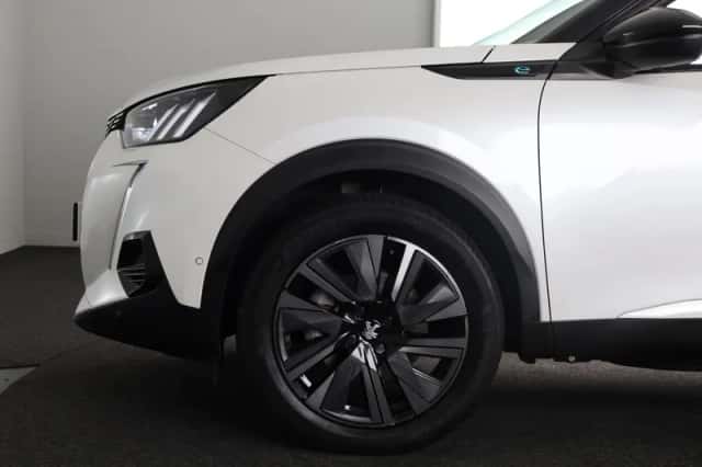 Peugeot e-2008 (2021) thumbnail 5