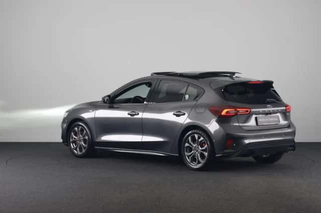 Ford Focus (2023) thumbnail 4