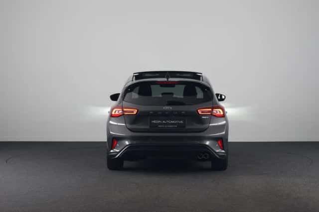 Ford Focus (2023) thumbnail 5