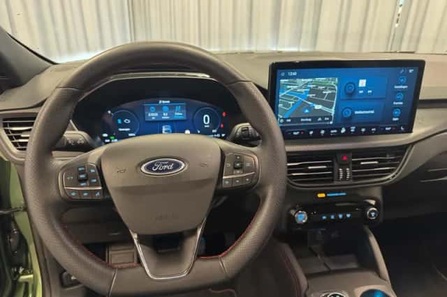 Ford Kuga (2025) thumbnail 3