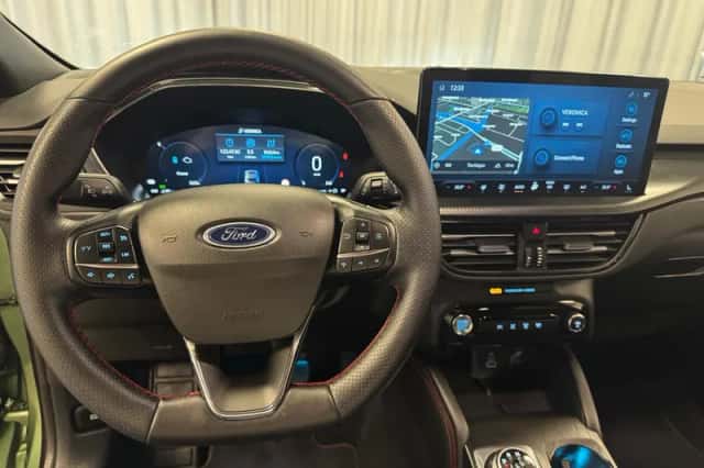 Ford Kuga (2025) thumbnail 3