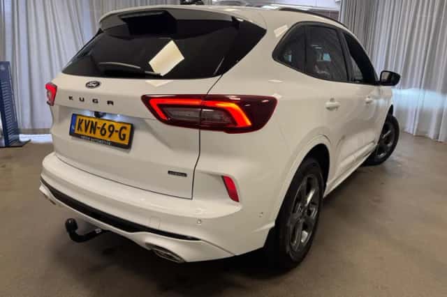 Ford Kuga (2024) thumbnail 2