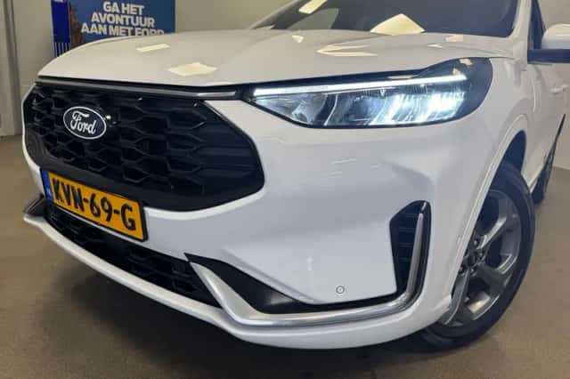 Ford Kuga (2024) thumbnail 5