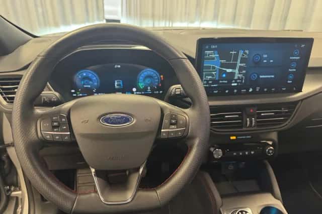 Ford Kuga (2025) thumbnail 3