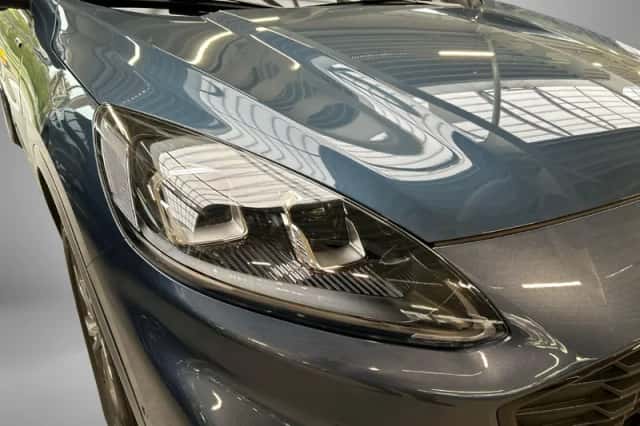Ford Kuga (2023) thumbnail 3