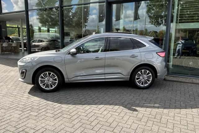 Ford Kuga (2023) thumbnail 4