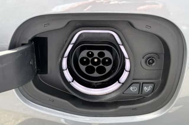 Ford Kuga (2023) thumbnail 5