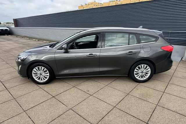 Ford Focus (2019) thumbnail 2