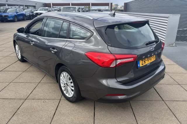 Ford Focus (2019) thumbnail 3
