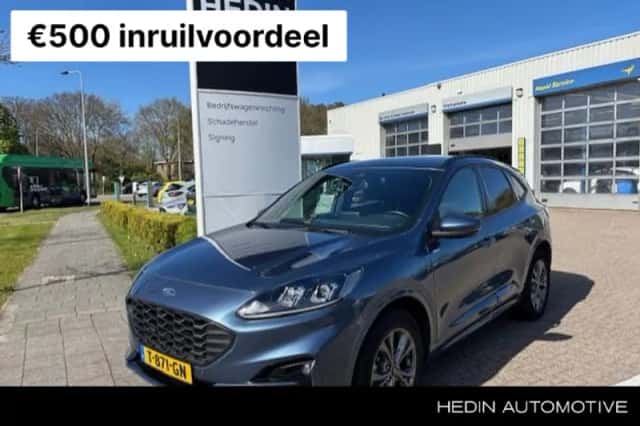 Ford Kuga (2023) thumbnail 1