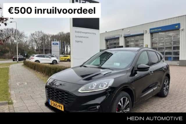 Ford Kuga (2023) thumbnail 1