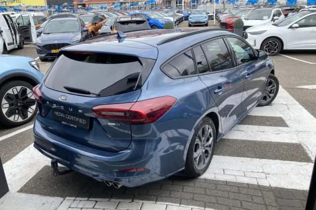 Ford Focus (2023) thumbnail 2