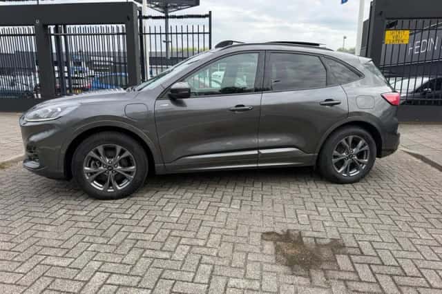 Ford Kuga (2021) thumbnail 2